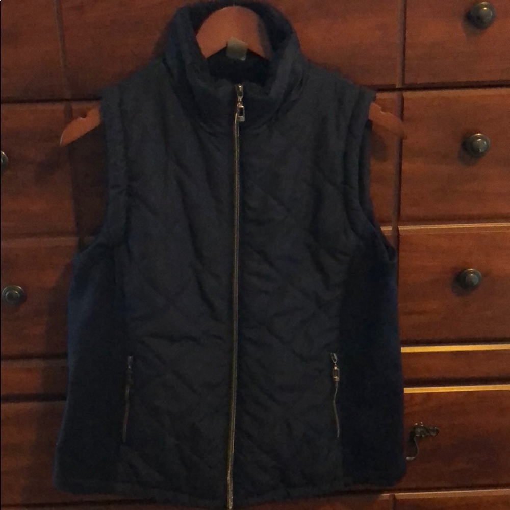 Super soft! woman’s M/L vest